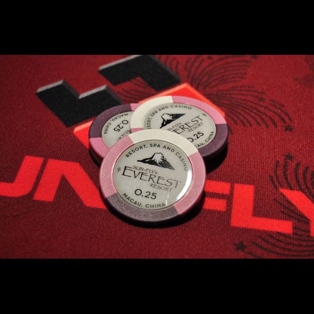 Phỉnh poker Everest