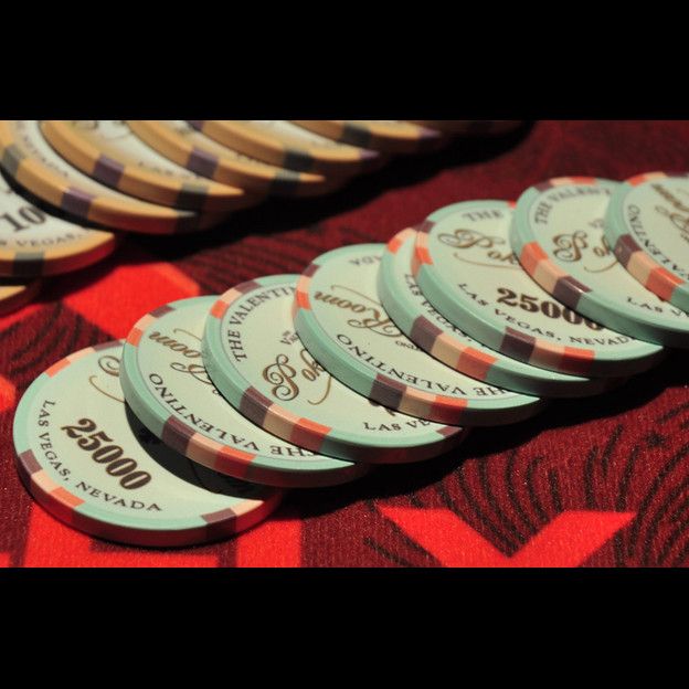 Phỉnh poker Valentino